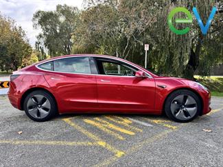 2020 Tesla Model 3 - Thumbnail