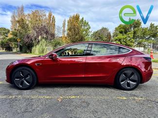 2020 Tesla Model 3 - Thumbnail