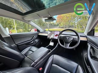 2020 Tesla Model 3 - Thumbnail