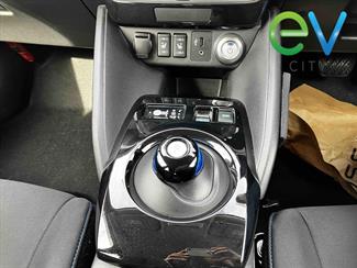 2019 Nissan LEAF - Thumbnail