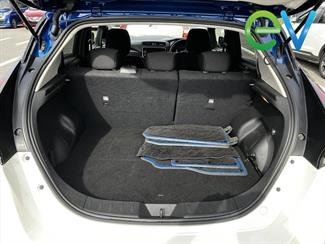 2019 Nissan LEAF - Thumbnail
