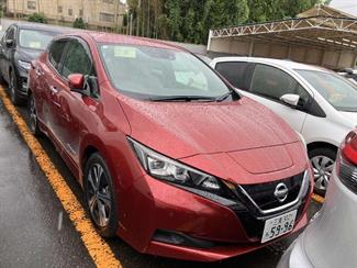 2018 Nissan LEAF - Thumbnail