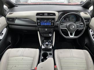 2018 Nissan LEAF - Thumbnail