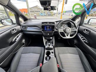 2022 Nissan LEAF - Thumbnail