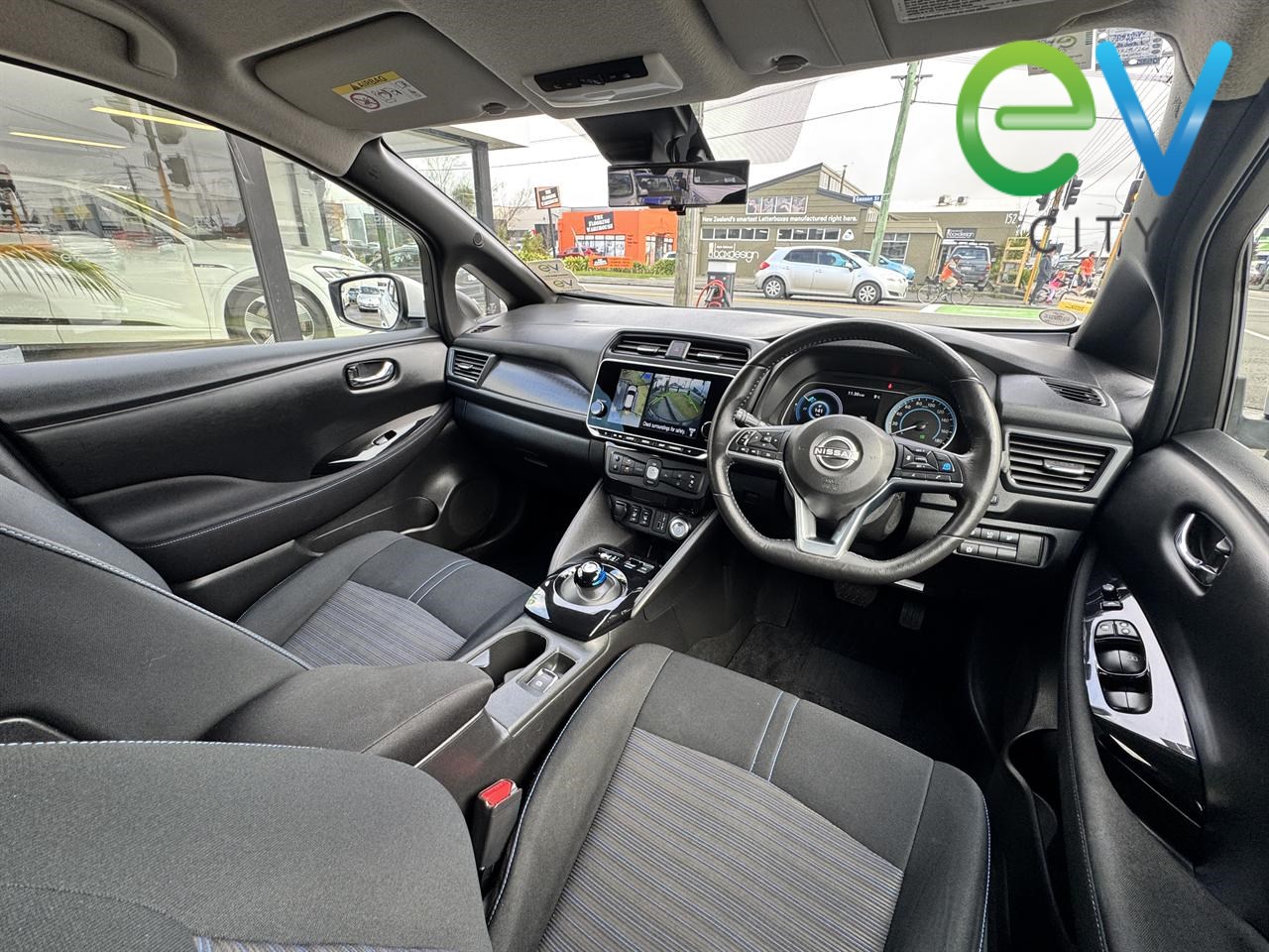 2022 Nissan LEAF