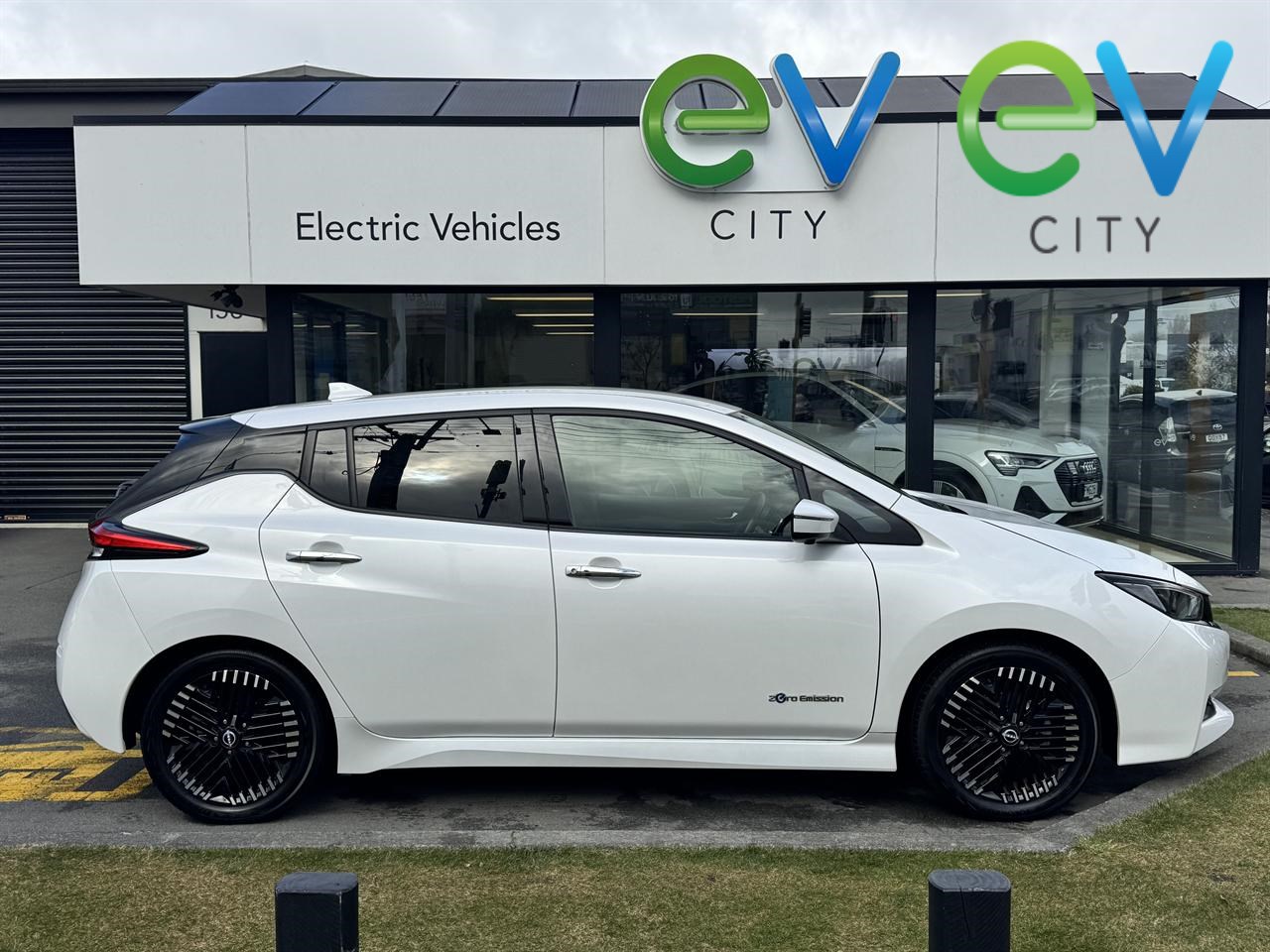 2022 Nissan LEAF