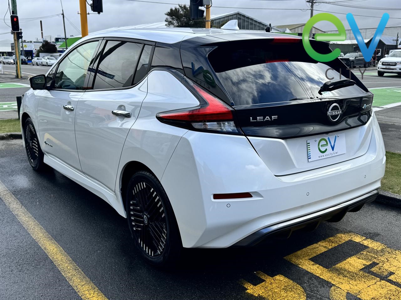 2022 Nissan LEAF