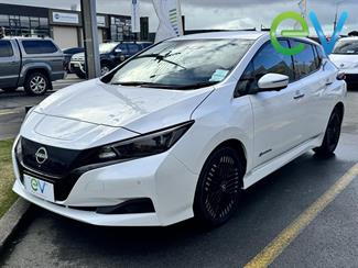 2022 Nissan LEAF - Thumbnail