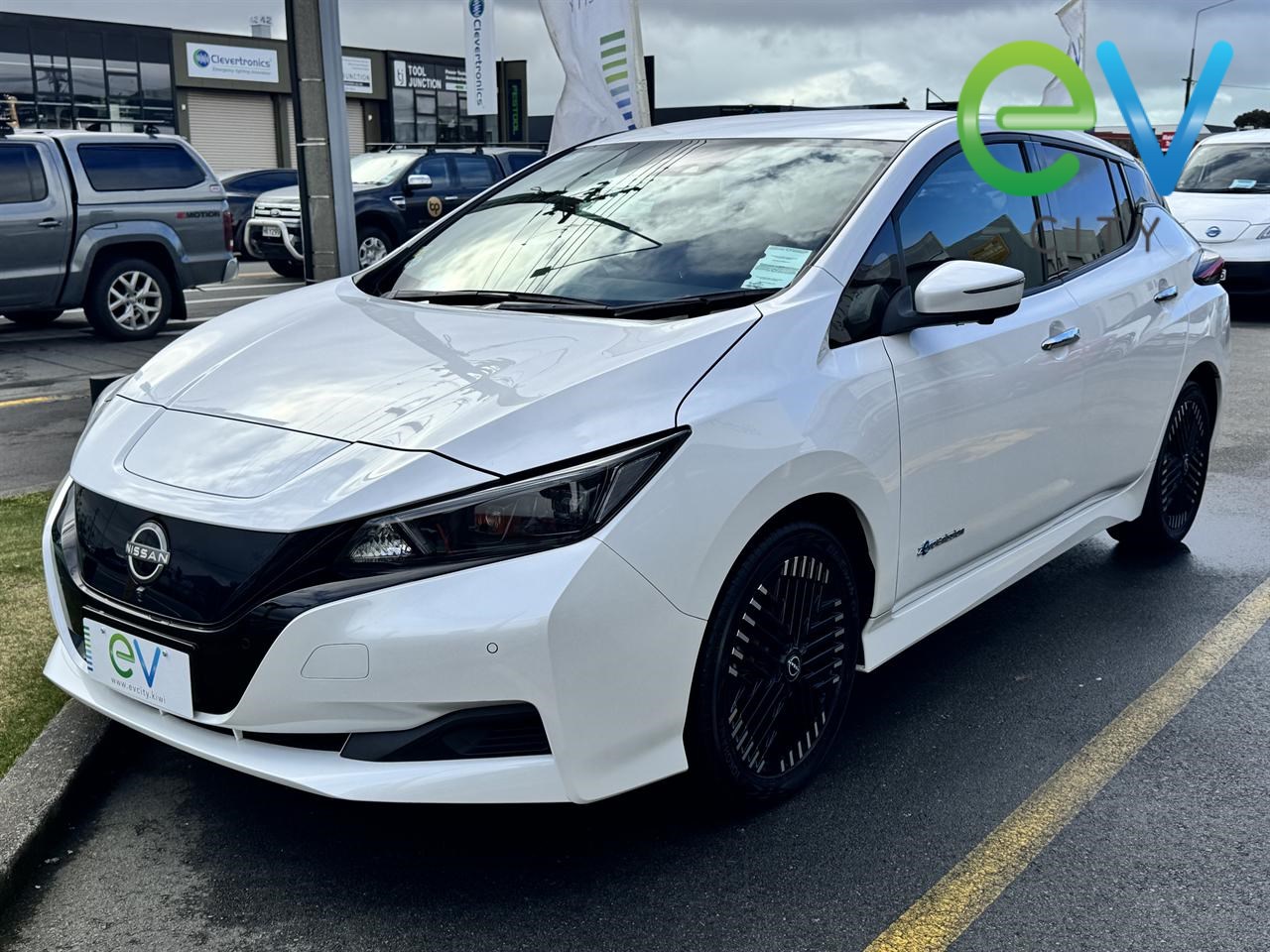 2022 Nissan LEAF
