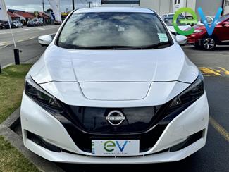 2022 Nissan LEAF - Thumbnail