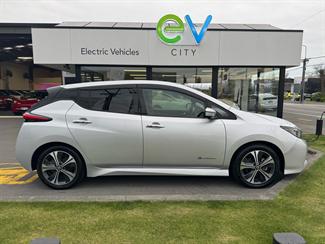2019 Nissan LEAF - Thumbnail