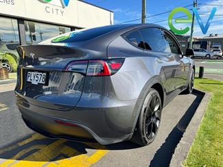 2022 Tesla Model Y - Thumbnail
