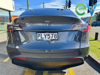 2022 Tesla Model Y - Thumbnail
