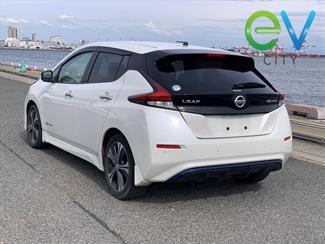 2018 Nissan LEAF - Thumbnail