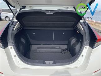 2018 Nissan LEAF - Thumbnail