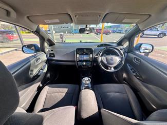 2013 Nissan LEAF - Thumbnail