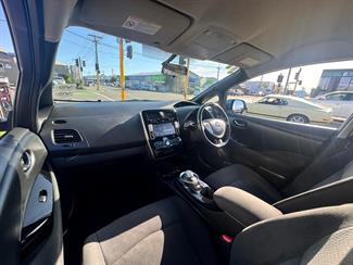 2013 Nissan LEAF - Thumbnail