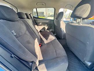 2013 Nissan LEAF - Thumbnail