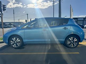 2013 Nissan LEAF - Thumbnail