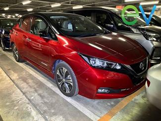 2018 Nissan LEAF - Thumbnail