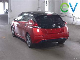 2018 Nissan LEAF - Thumbnail