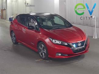 2018 Nissan LEAF - Thumbnail