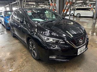 2017 Nissan LEAF - Thumbnail