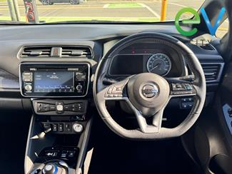 2018 Nissan LEAF - Thumbnail
