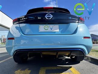 2018 Nissan LEAF - Thumbnail