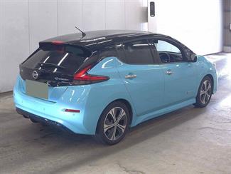 2018 Nissan LEAF - Thumbnail