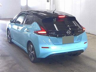 2018 Nissan LEAF - Thumbnail