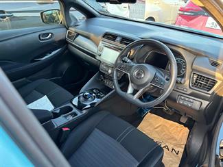 2018 Nissan LEAF - Thumbnail