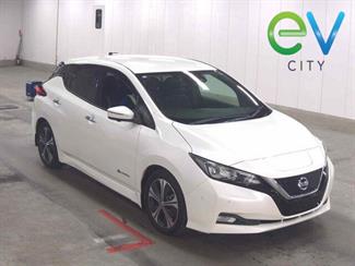 2017 Nissan LEAF - Thumbnail