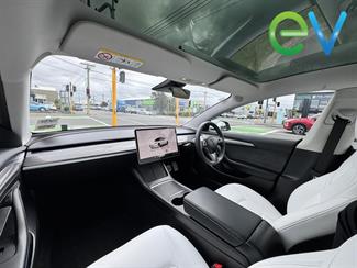 2022 Tesla Model 3 - Thumbnail