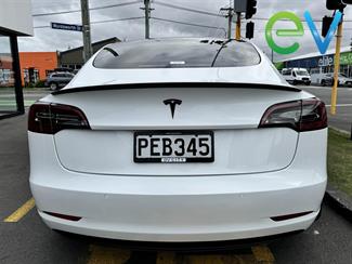 2022 Tesla Model 3 - Thumbnail