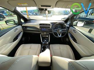 2018 Nissan LEAF - Thumbnail