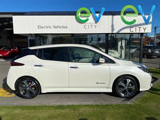 2018 Nissan LEAF - Thumbnail
