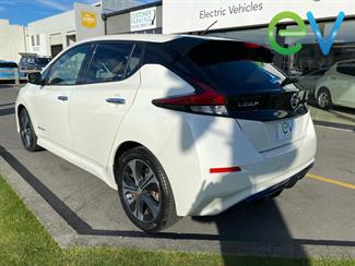 2018 Nissan LEAF - Thumbnail