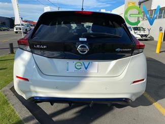2018 Nissan LEAF - Thumbnail