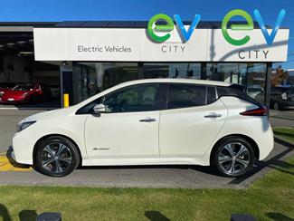 2018 Nissan LEAF - Thumbnail