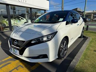 2017 Nissan LEAF - Thumbnail