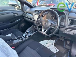 2018 Nissan LEAF - Thumbnail