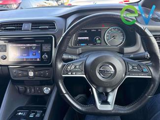 2018 Nissan LEAF - Thumbnail