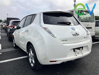 2016 Nissan LEAF - Thumbnail