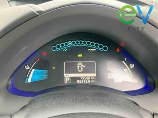 2016 Nissan LEAF - Thumbnail