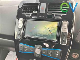 2016 Nissan LEAF - Thumbnail