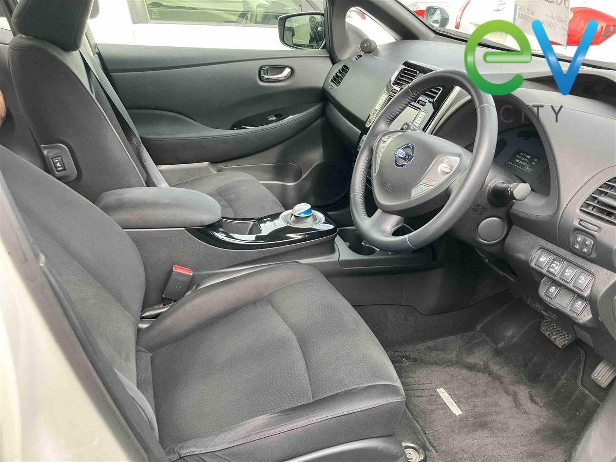 2016 Nissan LEAF