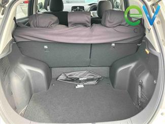 2016 Nissan LEAF - Thumbnail