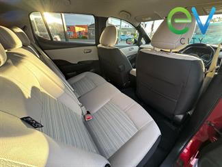 2019 Nissan LEAF - Thumbnail
