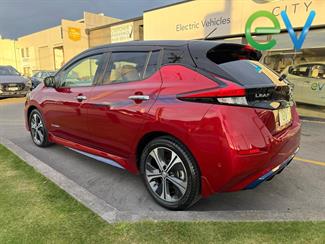 2019 Nissan LEAF - Thumbnail